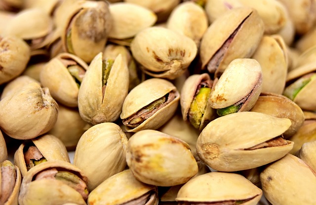 pistachio nut pesta badam